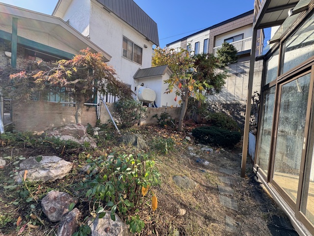 草刈り・剪定後　お庭内全体
